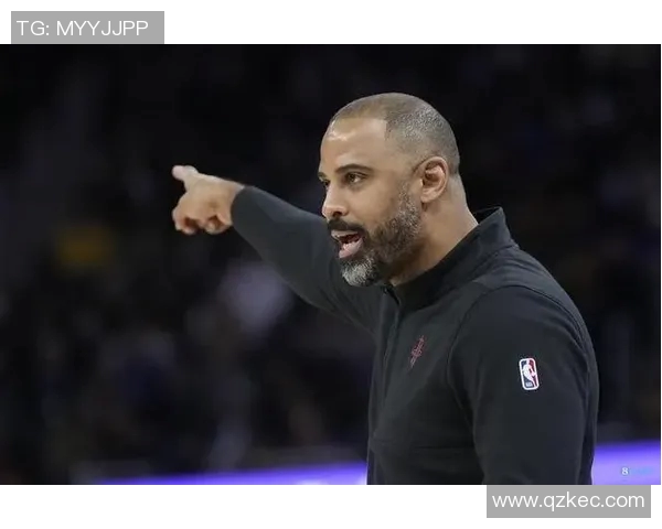 乌度卡:申京欧洲杯之旅提升信心,他现在乐于传球、无所不能