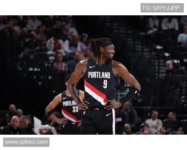 开拓者上半场三分30中14，创队史上半场三分出手数纪录